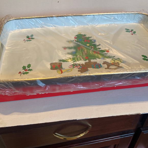 Vintage and NIB 3-piece Lacquerware Tray Set - Picture 4 of 6